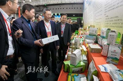 新时代 新作为 新篇章 盐城‘弱碱米’走俏大上海，市委书记现场‘吆喝’农产品